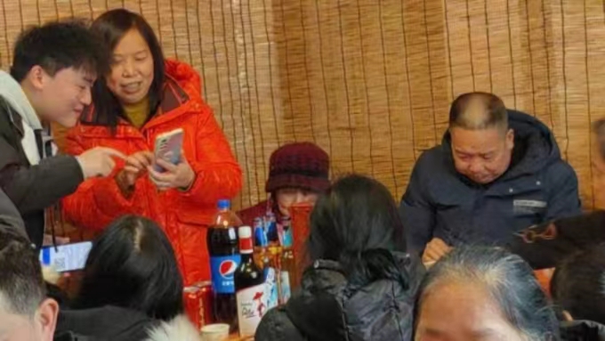 湘潭大学学生返家乡这样干1.jpg 湘潭大学学生返家乡这样干1.jpg